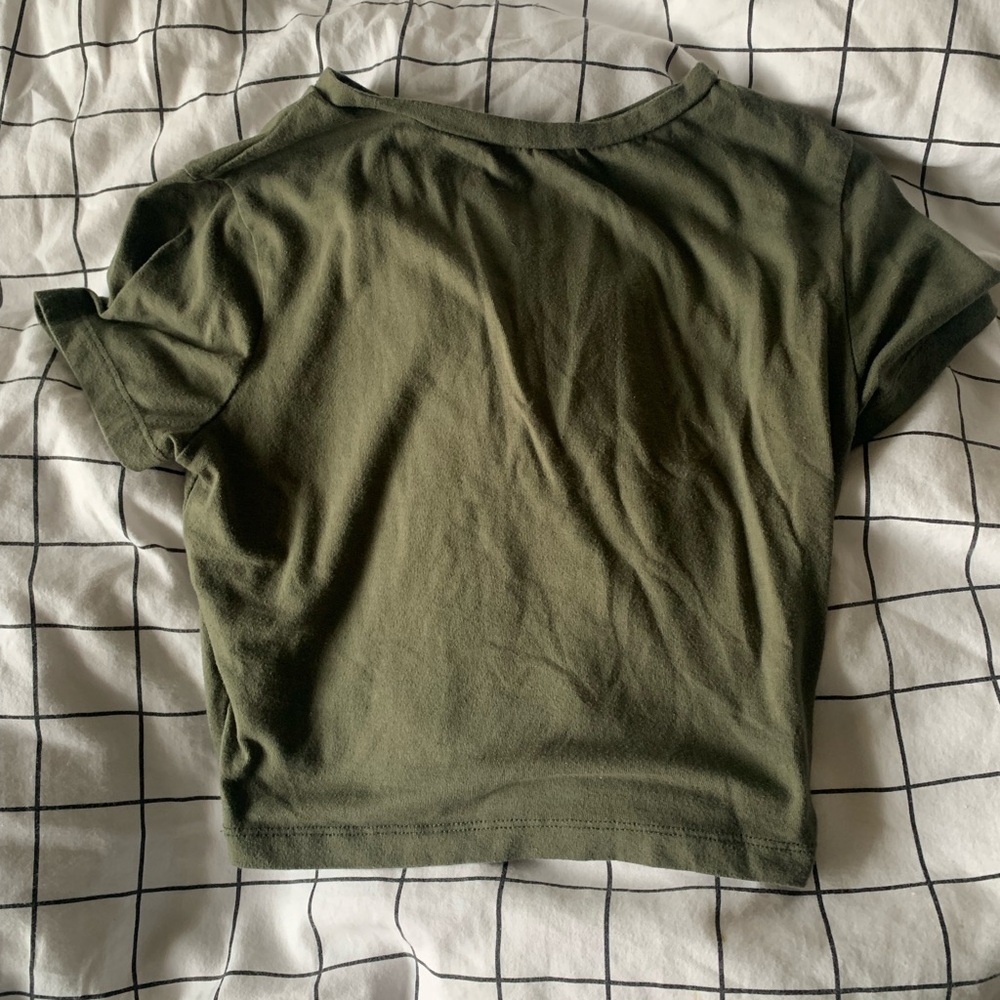 cute green crop top!!